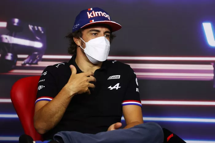 Fernando Alonso, Alpine F1 durante la conferencia de prensa