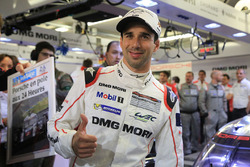 Ganador de la pole #2 Porsche Team Porsche 919 Hybrid: Neel Jani