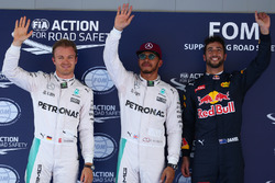 Pole per Lewis Hamilton, Mercedes AMG Petronas F1 W07 , 2° posto per Nico Rosberg, Mercedes AMG Petr
