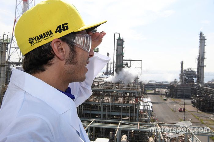 Valentino Rossi, Movistar Yamaha MotoGP visita X Refinería y el R&D Center en Yokohama