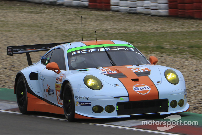 #86 Gulf Racing, Porsche 911 RSR: Michael Wainwright, Adam Carroll, Ben Barker