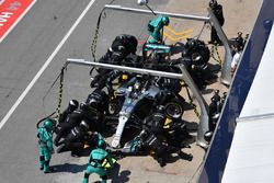 Valtteri Bottas, Mercedes-Benz F1 W08 pit stop