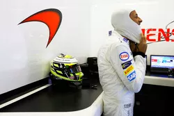Jenson Button, McLaren dans le garage