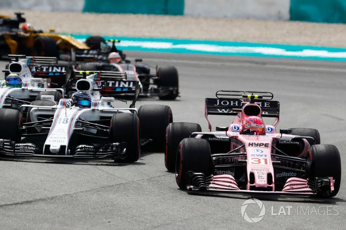 Esteban Ocon, Sahara Force India F1 VJM10, Lance Stroll, Williams FW40, Felipe Massa, Williams FW40
