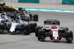 Естебан Окон, Sahara Force India F1 VJM10, Ленс Стролл, Williams FW40, Феліпе Масса, Williams FW40