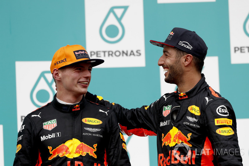 Podyum: Yarış galibi Max Verstappen, Red Bull Racing ve 3. Daniel Ricciardo, Red Bull Racing