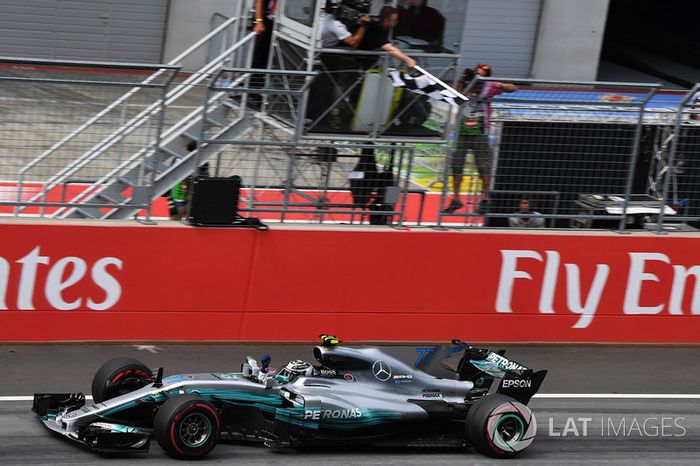 Só deu Valtteri Bottas neste domingo na Áustria. O finlandês largou na pole e dominou a prova no Red Bull Ring, vencendo pela segunda vez na Fórmula 1.