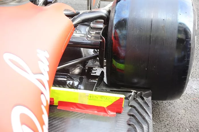 Ferrari SF90, suspensión trasera