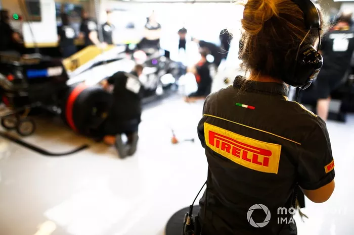 Un ingeniero de Pirelli F1
