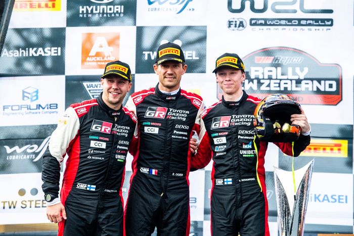 Podio: Sebastien Ogier, Toyota Gazoo Racing WRT, Kalle Rovanpera, Jonne Halttunen, Toyota Gazoo Racing WRT Toyota GR Yaris Rally1