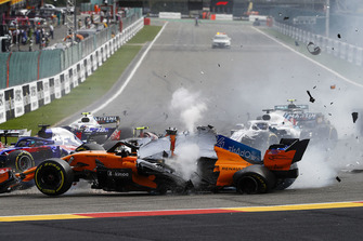 Ніко Хюлькенберг, Renault Sport F1 Team R.S. 18, Фернандо Алонсо, McLaren, Шарль Леклер, Sauber C37
