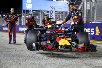 Daniel Ricciardo, Red Bull Racing RB14 on the grid