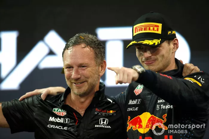 Podio: campeón de pilotos de 2021, Max Verstappen, Red Bull Racing, Christian Horner, director del equipo, Red Bull Racing