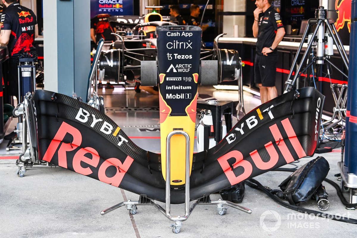 Red Bull Racing RB18 nose and front wing