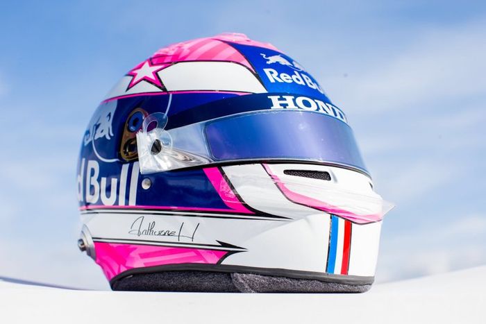 El casco de Pierre Gasly, Toro Rosso, en homenaje a su amigo Anthoine Hubert en el GP de Italia