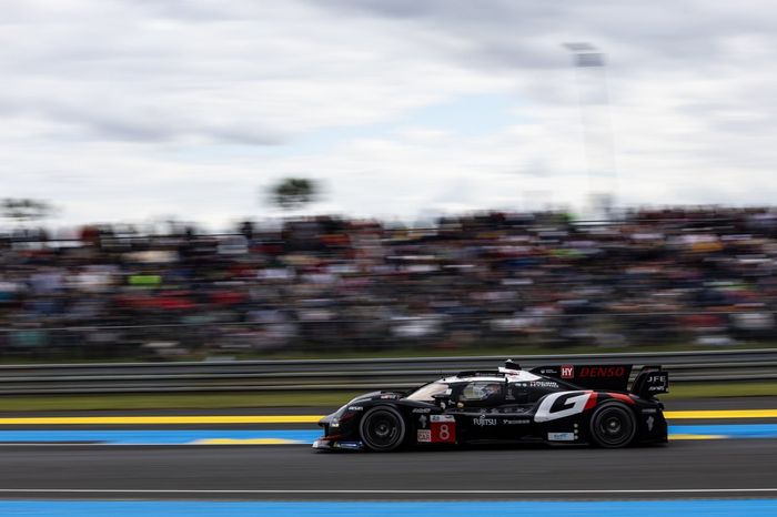  #8 Toyota Gazoo Racing Toyota GR010 - Hybrid: Sébastien Buemi, Brendon Hartley, Ryo Hirakawa