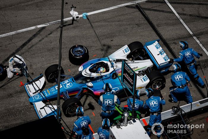 Josef Newgarden, Team Penske Chevrolet, parada en boxes