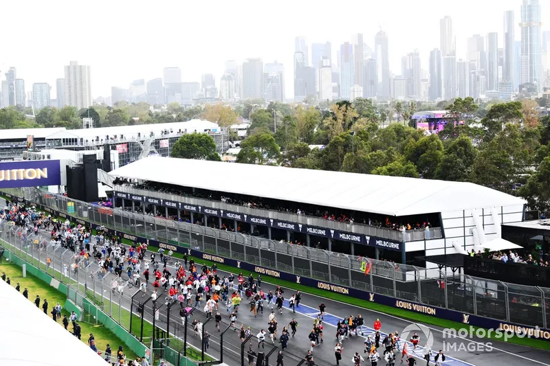 المعجبون