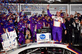 #11: Denny Hamlin, Joe Gibbs Racing, Toyota Camry FedEx Express celebrates his win