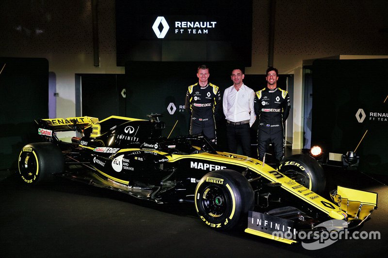 Daniel Ricciardo, Renault Sport F1 Team, Nico Hulkenberg, Renault Sport F1 Team, Cyril Abiteboul, Renault Sport F1 Managing Director