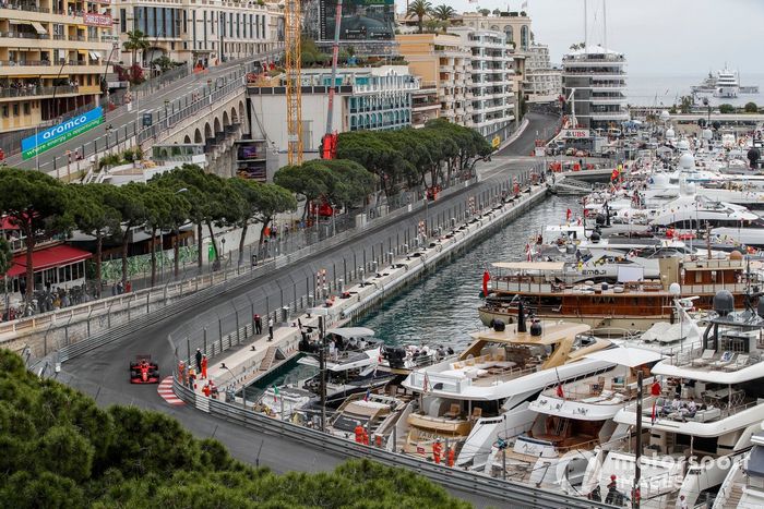 Carlos Sainz Jr., Ferrari SF21