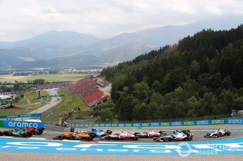 Sebastian Vettel, Aston Martin AMR21, Carlos Sainz Jr., Ferrari SF21, Daniel Ricciardo, McLaren MCL35M, Fernando Alonso, Alpine A521