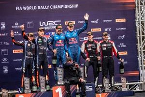 Podio: Ganadores Ott Tänak, Martin Järveoja, M-Sport Ford World Rally Team Ford Puma Rally1, segundo lugar Thierry Neuville, Martijn Wydaeghe, Hyundai World Rally Team Hyundai i20 N Rally1, tercer lugar Elfyn Evans, Scott Martin, Toyota Gazoo Racing WRT T