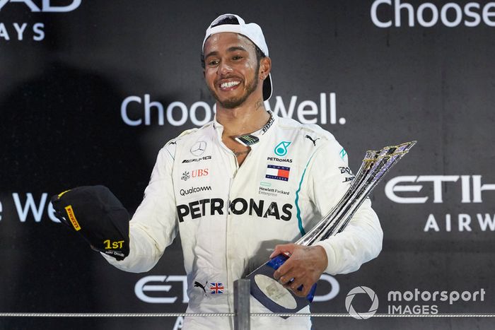 Podio: ganador de la carrera Lewis Hamilton, Mercedes AMG F1