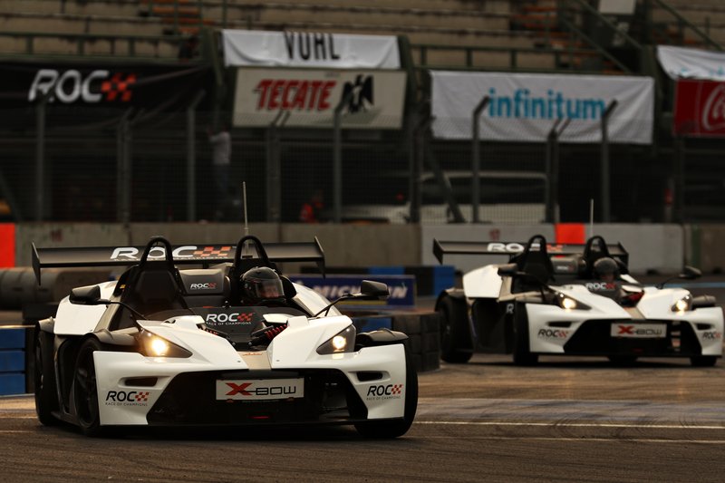 Un participant de la ROC Mexico pilote la KTM X-Bow Comp R
