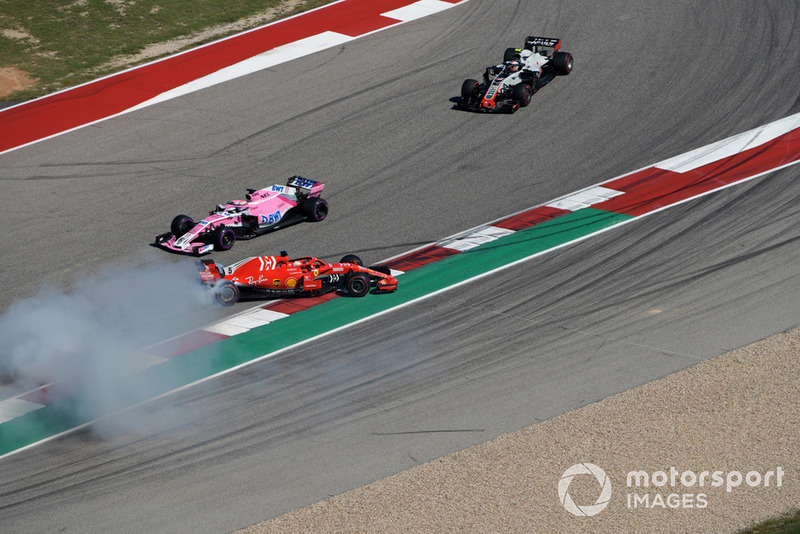 Sebastian Vettel, Ferrari SF71H and Daniel Ricciardo, Red Bull Racing RB14 clash