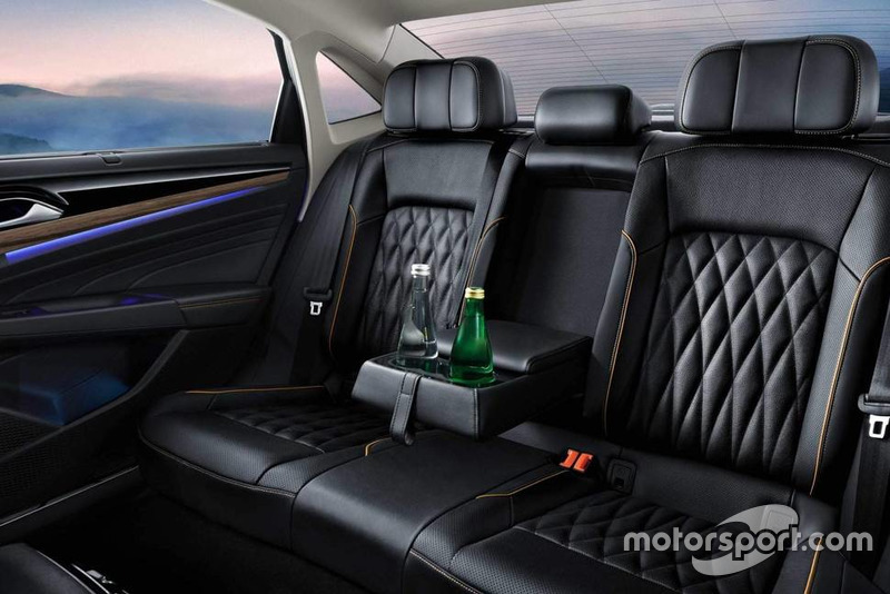 Volkswagen Passat 2018 hjre (версія для Китаю)