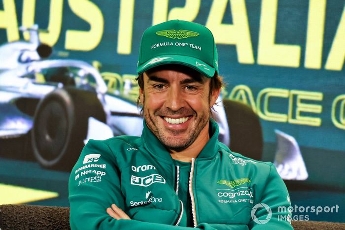 Fernando Alonso, Aston Martin F1 Team, en rueda de prensa