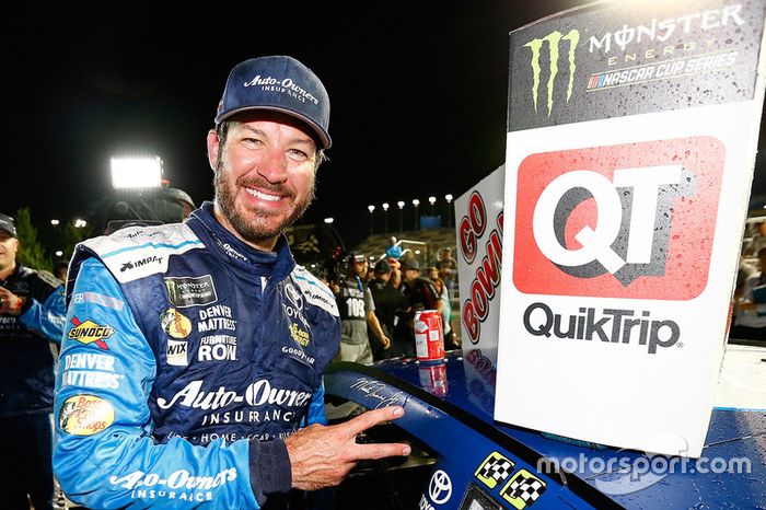 Na NASCAR, Martin Truex Jr. foi o vencedor da etapa do Kansas, no sábado à noite.