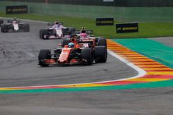 Fernando Alonso, McLaren MCL32, Esteban Ocon, Sahara Force India F1 VJM10, Sergio Pérez, Sahara Forc