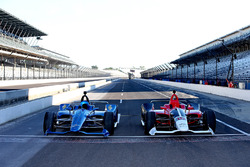 Машины IndyCar Chevrolet и Honda 2018 года