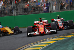 Kimi Räikkönen, Ferrari, SF70H; Kevin Magnussen, Haas F1 Team, VF-17; Jolyon Palmer, Renault Sport F