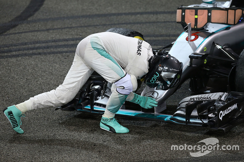 Second placed Nico Rosberg, Mercedes AMG F1 W07 Hybrid celebrates his World Championship at the end of the race