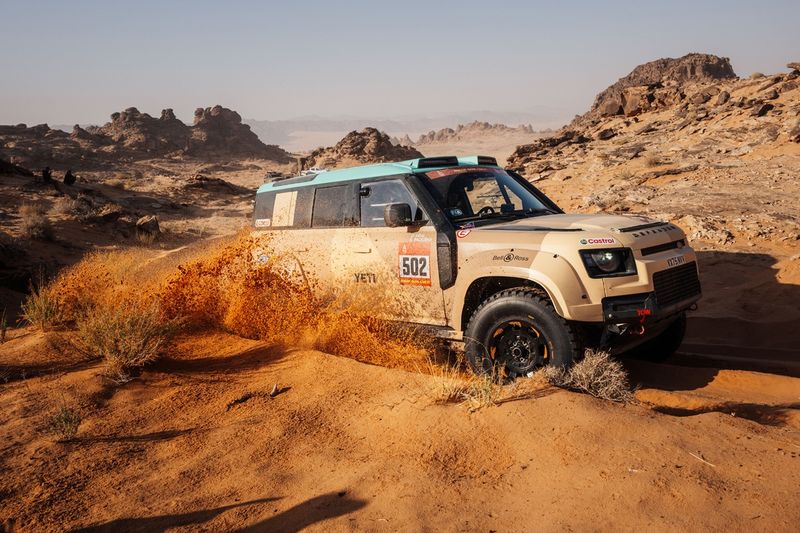 #502 Defender Rally, Defender D7X-R: Rokas Baciuska, Oriol Vidal 