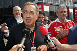 Sergio Marchionne, Presidente de Ferrari y consejero delegado de Fiat automóviles de Chrysler con Ma
