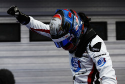 Alexander Albon, ART Grand Prix fête sa victoire dans le Parc Fermé