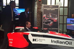 Duca di Cambridge, Anand Mahindra