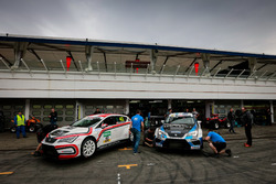 Lukas Niedertscheider, HP Racing, SEAT Leon TCR; Harald Proczyk, HP Racing, SEAT Leon TCR