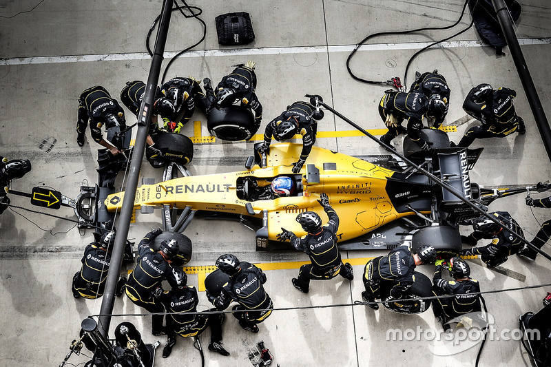 2. Піт-стоп Джоліона Палмера, Renault Sport F1 Team RE16