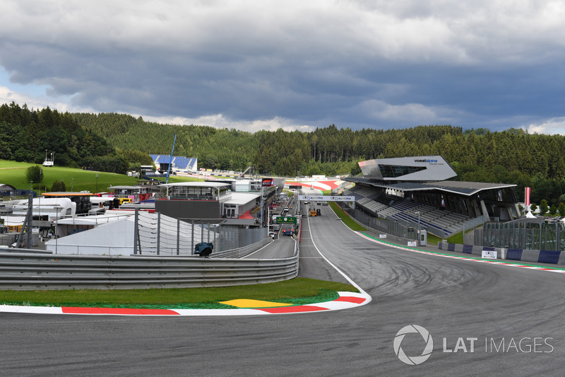 Dettaglio della prima curva del Red Bull Ring