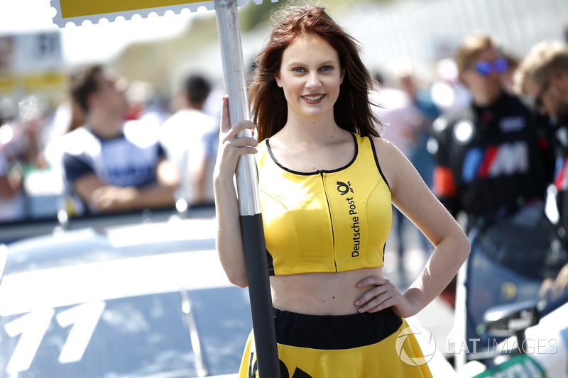 La grid girl di Marco Wittmann, BMW Team RMG