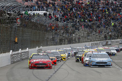 Kevin Harvick, Stewart-Haas Racing, Ford Fusion Busch Light inicio de bandera verde