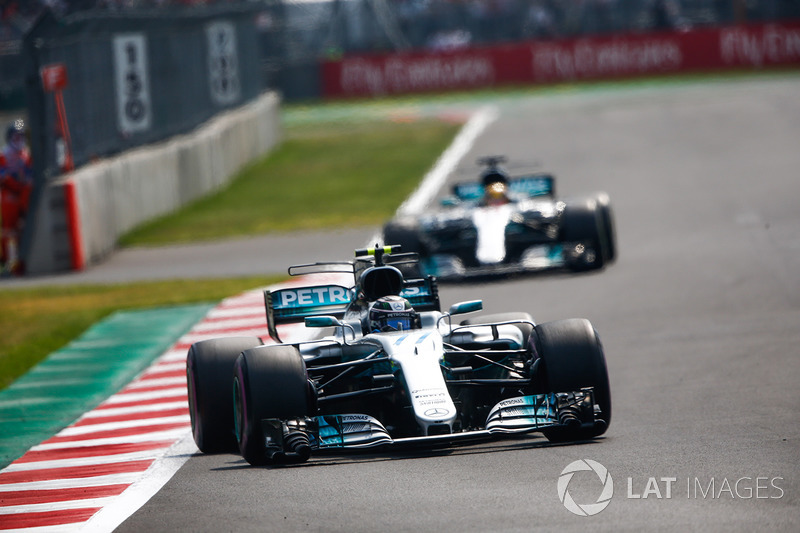 Valtteri Bottas, Mercedes AMG F1 W08, Lewis Hamilton, Mercedes AMG F1 W08