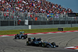Льюис Хэмилтон, Mercedes AMG F1 W07 Hybrid, Нико Росберг, Mercedes AMG F1 W07 Hybrid