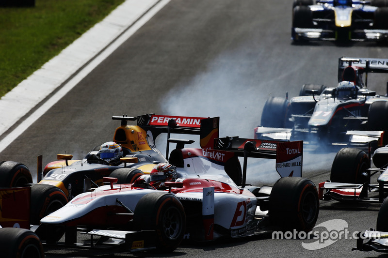 Nobuharu Matsushita, ART Grand Prix roue contre roue avec Antonio Giovinazzi, PREMA Racing