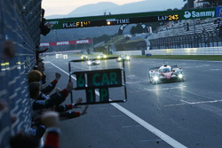 #6 Toyota Racing Toyota TS050 Hybrid: Стефан Сарразан, Майк Конвей, Камуі Кобаясі